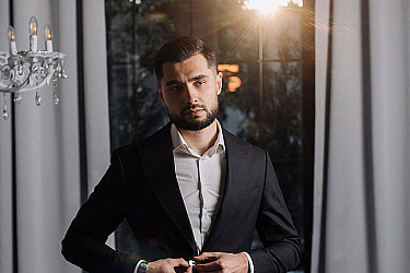 Мужской костюм двойка черный на застежках