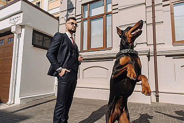 Мужской костюм тройка темно-синего цвета